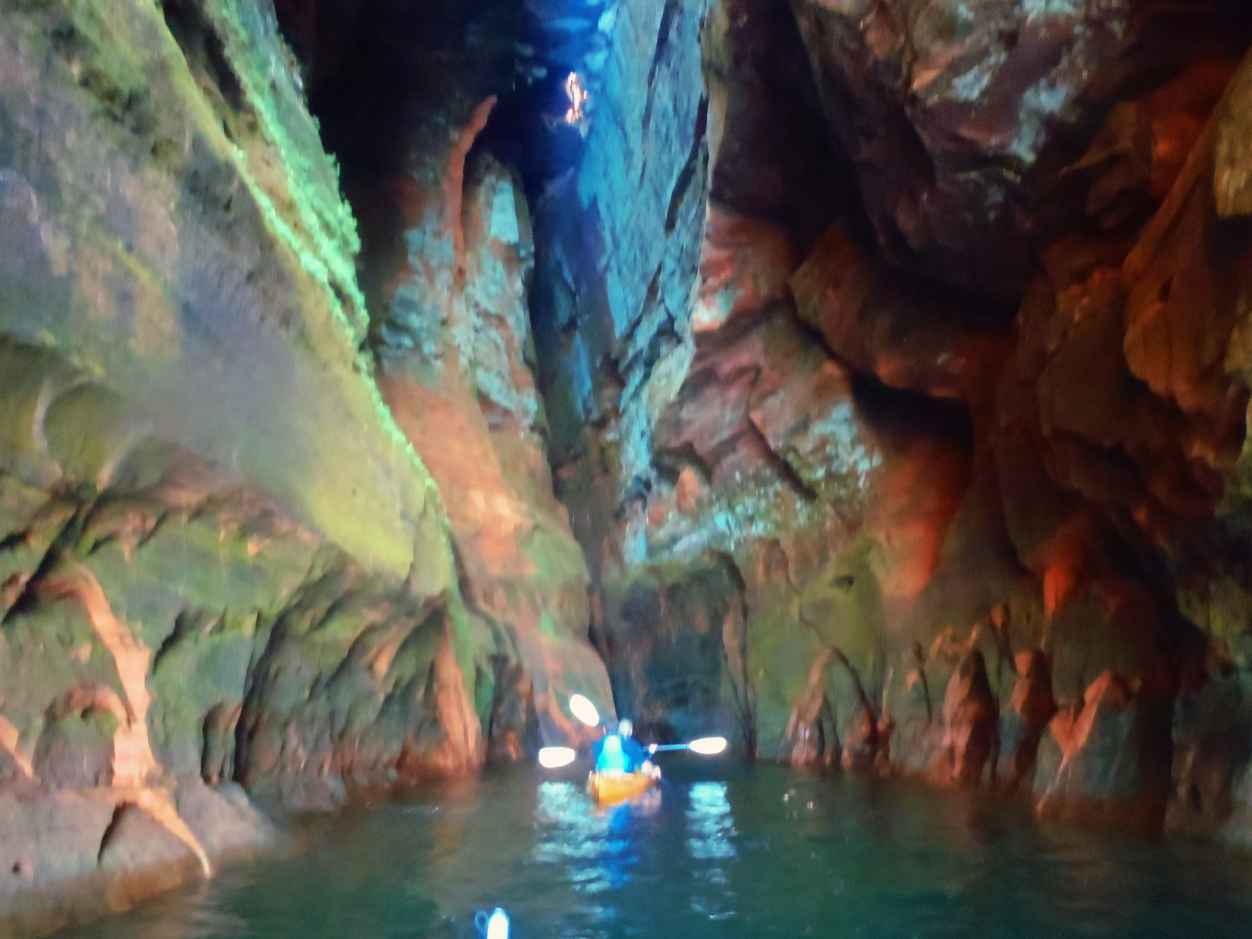 Apostle Islands Kayaking The Crevasse