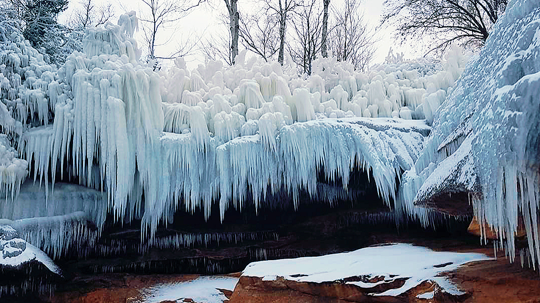 Apostle Islands Ice Caves Kayaking Roman's Point